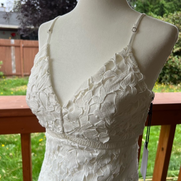 NWT ASTR the Label White Floral Lace Bodycon Dress Size Small - Picture 3 of 11